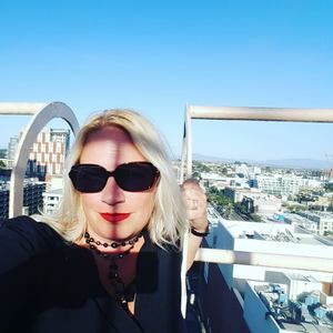 Meet your Posher, Laurie